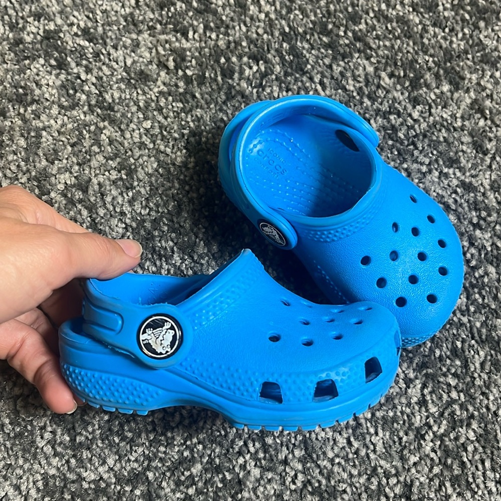 Size 4 baby crocs